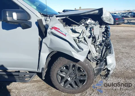 2024 Chevrolet Silverado 1500 4Wd Short Bed Lt Trail Boss z USA, uszkodzony, nr VIN 3GCUDFEL0RG439655